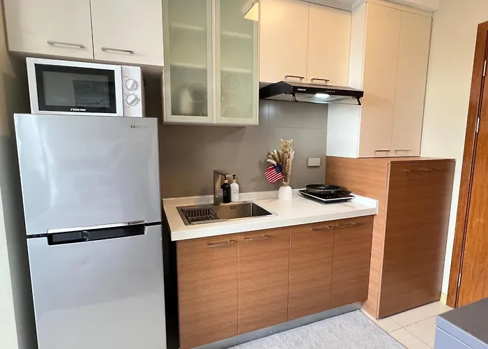 Great View At Pioneer Mandaluyong Free Pool Gym Netflix Hbo Max Prime Kids Play Fast Wifi Sunshine 100 T3 38th Apartment *