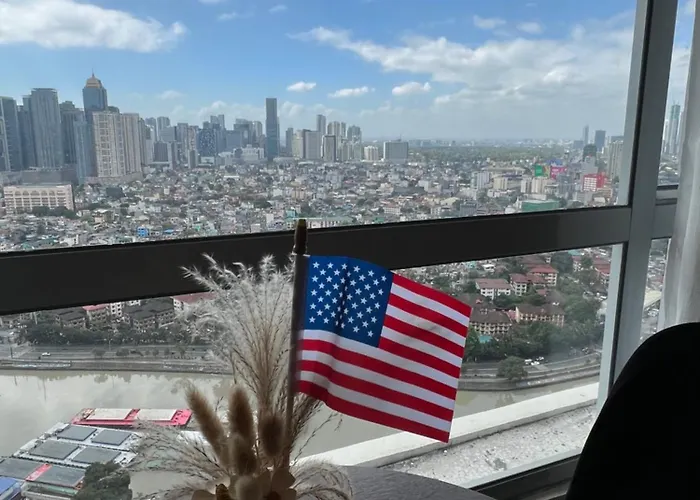 Great View At Pioneer Mandaluyong Free Pool Gym Netflix Hbo Max Prime Kids Play Fast Wifi Sunshine 100 T3 38th Apartment Manila