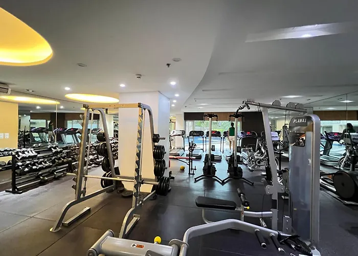 Apartment Great View At Pioneer Mandaluyong Free Pool Gym Netflix Hbo Max Prime Kids Play Fast Wifi Sunshine 100 T3 38th *