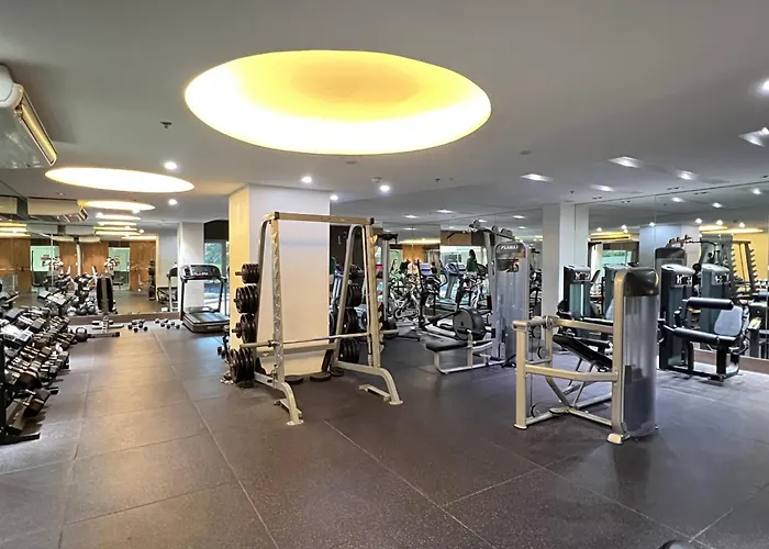 Great View At Pioneer Mandaluyong Free Pool Gym Netflix Hbo Max Prime Kids Play Fast Wifi Sunshine 100 T3 38th * Manila