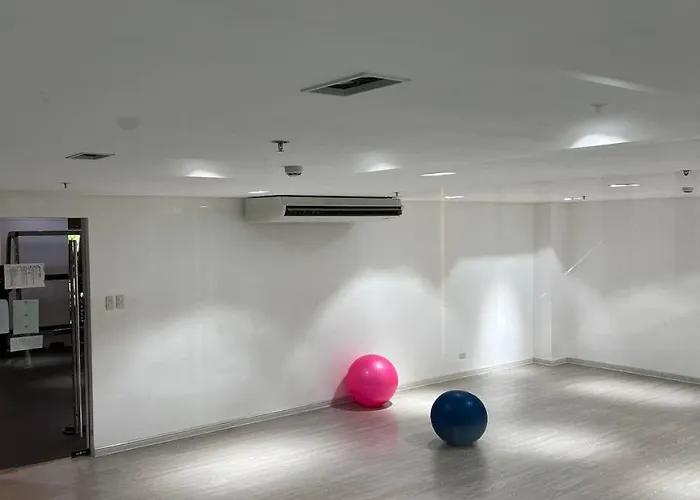 Great View At Pioneer Mandaluyong Free Pool Gym Netflix Hbo Max Prime Kids Play Fast Wifi Sunshine 100 T3 38th *
